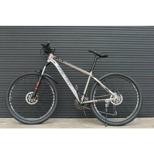 фото Велосипед richiesto ttf014 27s 27,5" гидравлические тормоза алюминиевая рама взрослый/подростковый спортивный, серый с надписью