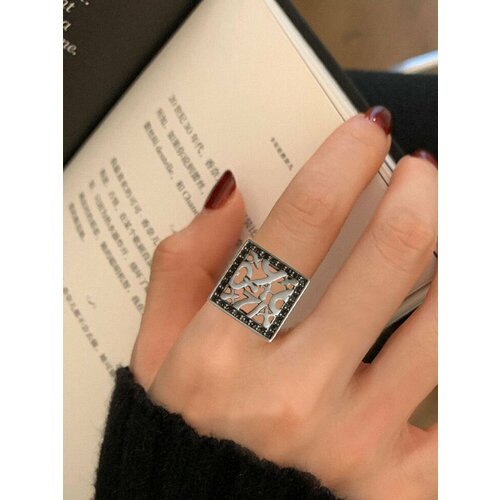 фото Кольцо, искусственный камень, кристаллы swarovski, размер 19 нет бренда