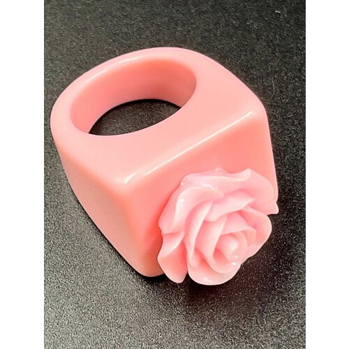 фото Акриловое розовое кольцо женское летнее роза natalia yarskaya