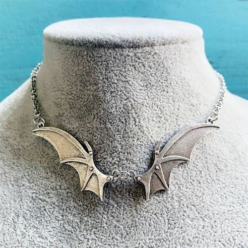 фото Ожерелье - чокер крылья вампира (серебристый) филькина грамота