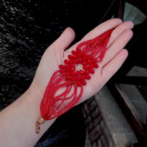 фото Женский браслет из граненых стеклянных бусин и бисера, красный gulnara