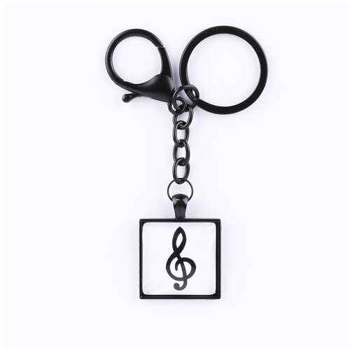 фото Брелок darifly чёрный "скрипичный ключ на белом фоне" с карабином, большим кольцом для ключей с цепью и квадратным рисунком