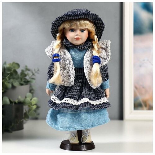 фото Кукла коллекционная керамика "есения в синем платье и сером кардигане" 30 см qwen