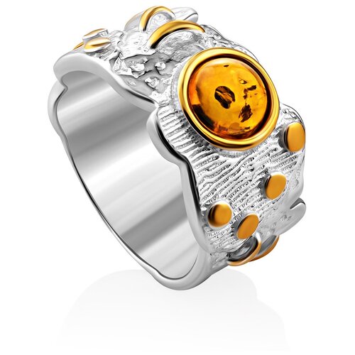 фото Amberholl широкое кольцо из текстурного серебра с золочением, украшенное янтарём «элевсина»