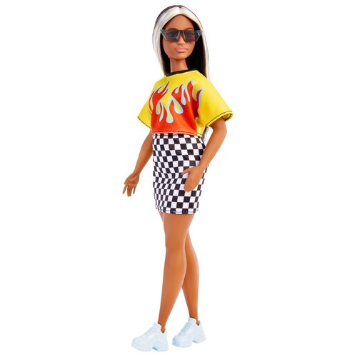 фото Кукла barbie игра с модой, 29 см, fbr37 черно-белые волосы в огенной футболке
