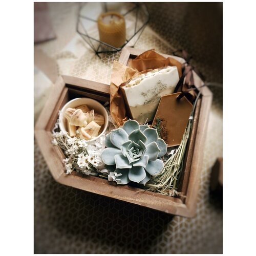 фото Подарочный набор для девушки "с любовью" в деревянном сердце my hygge box