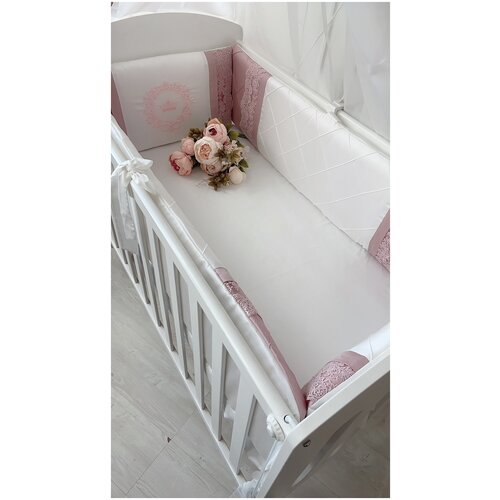 фото Бортики в детскую кроватку для новорожденного "сон", пудровый, в прямоугольную кроватку 120*60 см или 125*65 см krisfi