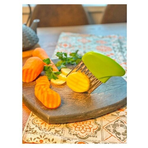 фото Кухонный волнистый нож для фигурной нарезки овощей и фруктов все сама