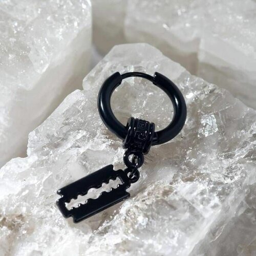 фото Пирсинг в ухо "кольцо" лезвие, d=1,3см, цвет чёрный queen fair