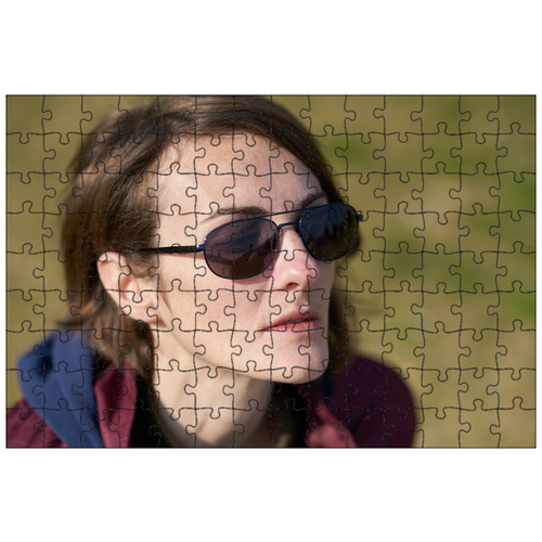 фото Магнитный пазл 27x18см."женщина, портрет, солнечные очки" на холодильник lotsprints