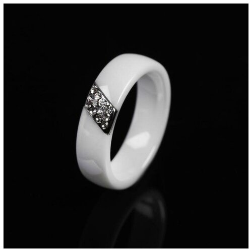 фото Кольцо керамика "диагональ", цвет белый, 18 размер vel vett