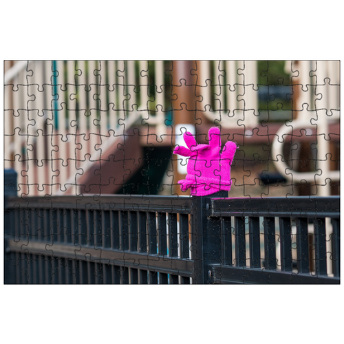 фото Магнитный пазл 27x18см."розовый, перчатки, детская площадка" на холодильник lotsprints