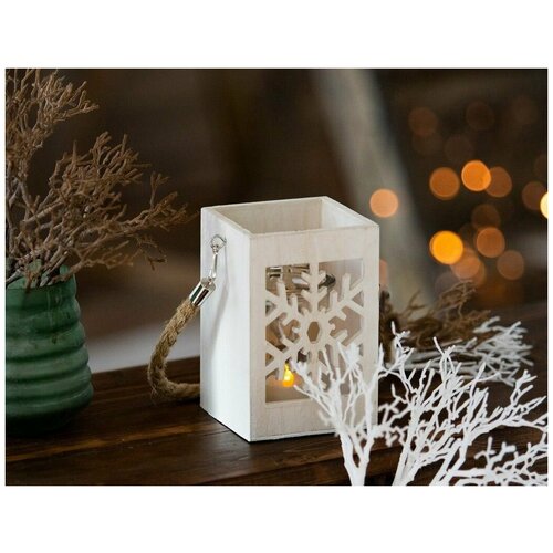 фото Подсвечник-фонарик огонёк в коробочке - снежинки, дерево, стекло, белый, 10x10x15 см, kaemingk