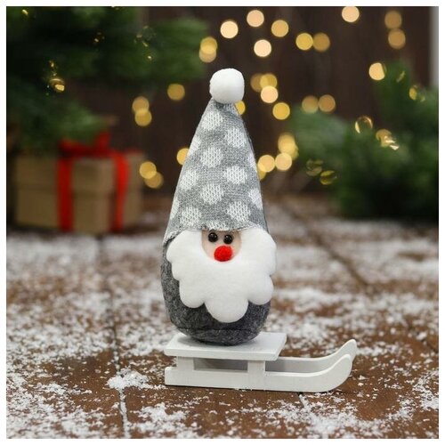 фото Мягкая игрушка "дед мороз на санках" в шапке 5х13 см, серый зимнее волшебство