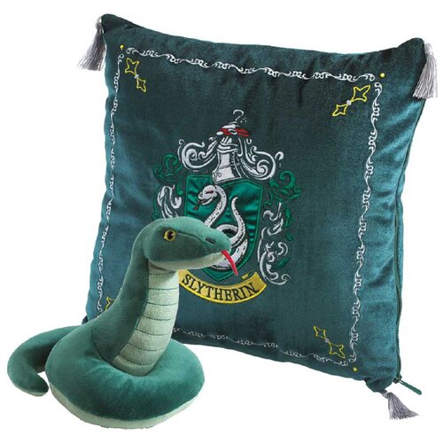 фото Мягкая игрушка гарри поттер: талисман слизерина – змея (мягкая игрушка + чехол для подушки) the noble collection