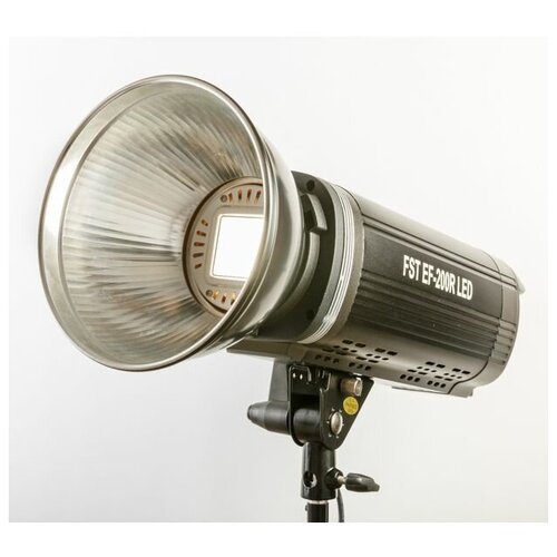Фото - Светодиодный осветитель FST EF-200R LED радиатор