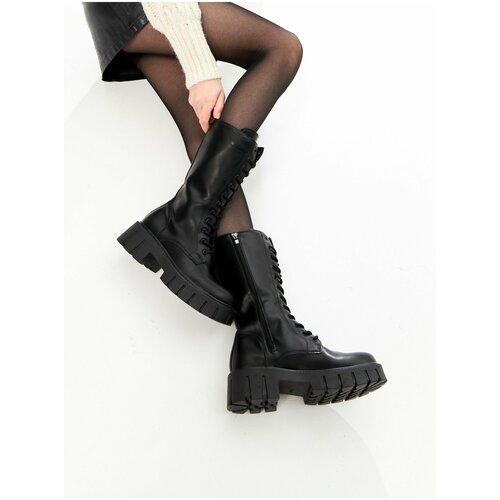 фото Женские ботинки черные / mogamo