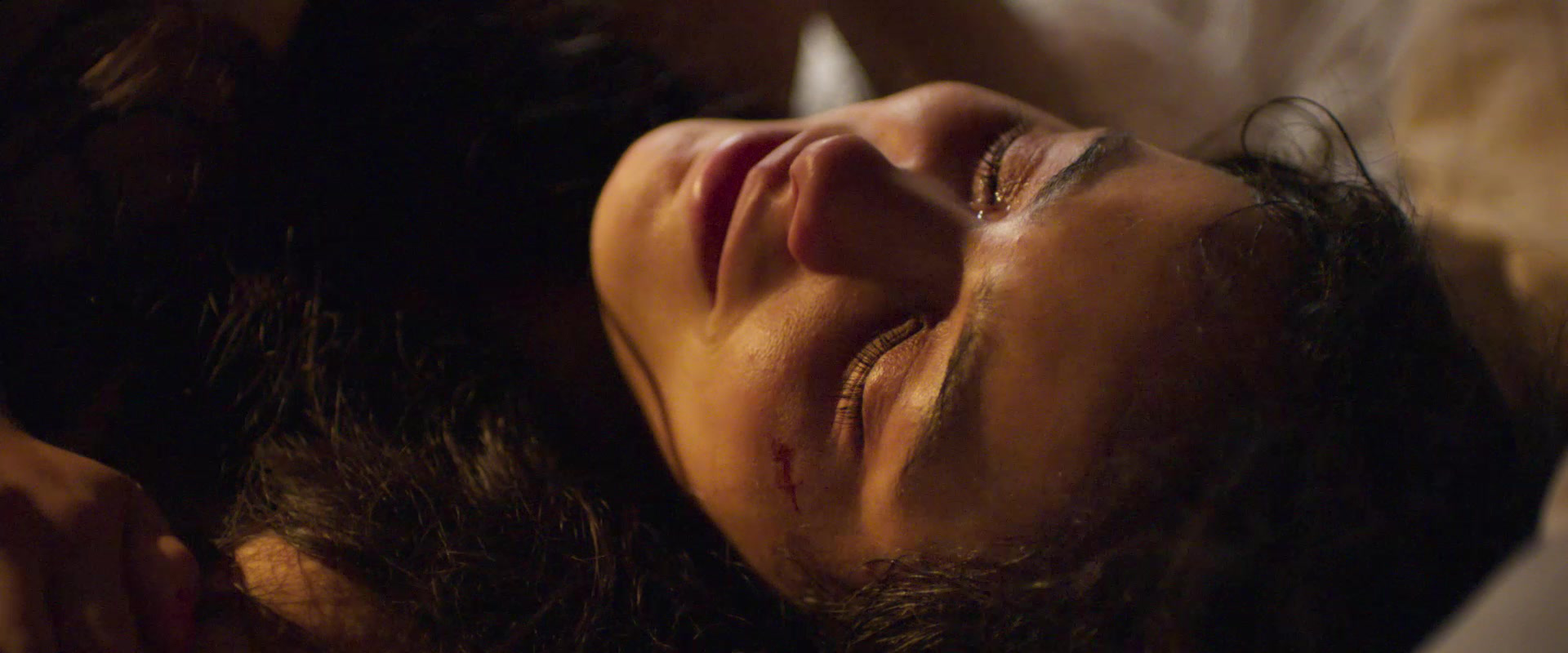 Жалаңаш Юлия Пивеннің суреті