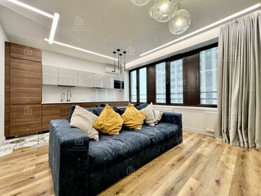 Купить трехкомнатную квартиру с панорамными окнами в Москве - изображение 41