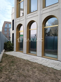 Купить квартиру с балконом и в новостройке в Москве - изображение 23