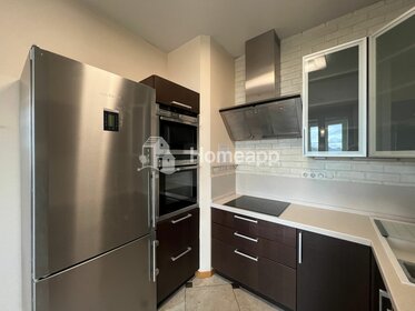 Купить квартиру с дизайнерским ремонтом в районе Обручевский в Москве и МО - изображение 33