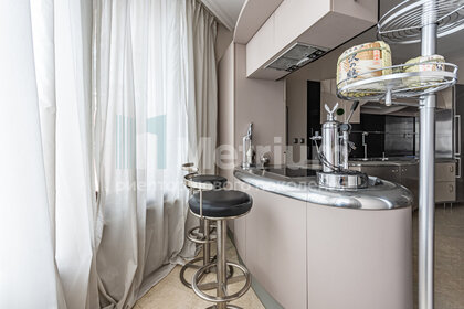 Купить квартиру с большой кухней и без посредников в Москве - изображение 5