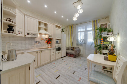 Купить квартиру с панорамными окнами в районе Тёплый Стан в Москве и МО - изображение 6
