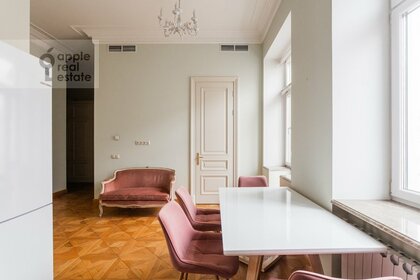 Купить двухкомнатную квартиру с высокими потолками и в новостройке в Москве - изображение 40