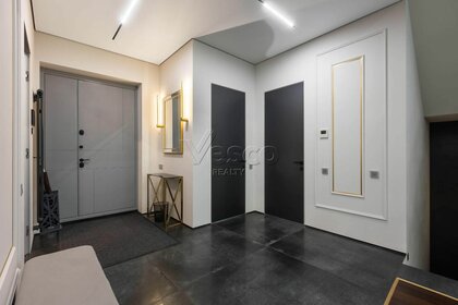 Купить 4-комнатную квартиру площадью 70 кв.м. в Москве - изображение 25