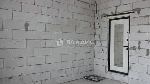 Купить квартиру с дизайнерским ремонтом в Московском - изображение 27