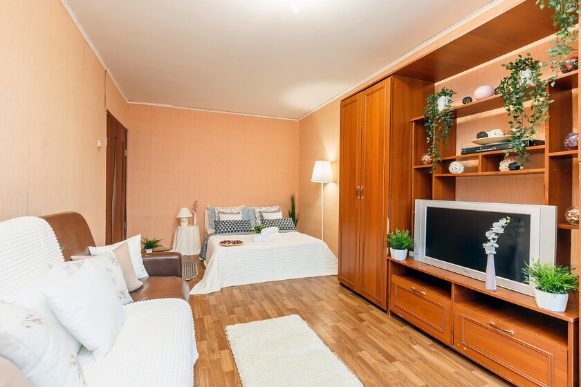 40 м², 1-комнатная квартира 2 200 ₽ в сутки - изображение 1