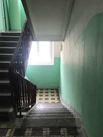 Купить квартиру с дизайнерским ремонтом в Московском - изображение 35
