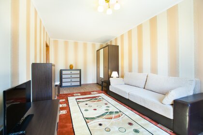 32,6 м², 1-комнатная квартира 3 750 ₽ в сутки - изображение 93