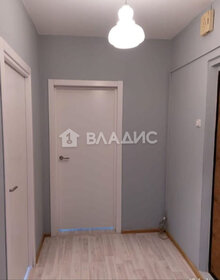 Купить студию или 1-комнатную квартиру эконом класса и с парковкой в Москве - изображение 50