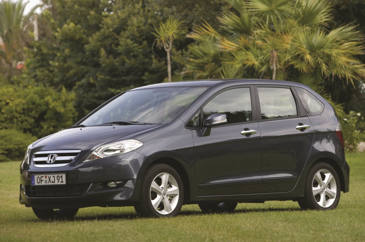 Honda FRV технические характеристики, поколения, фото Комплектации