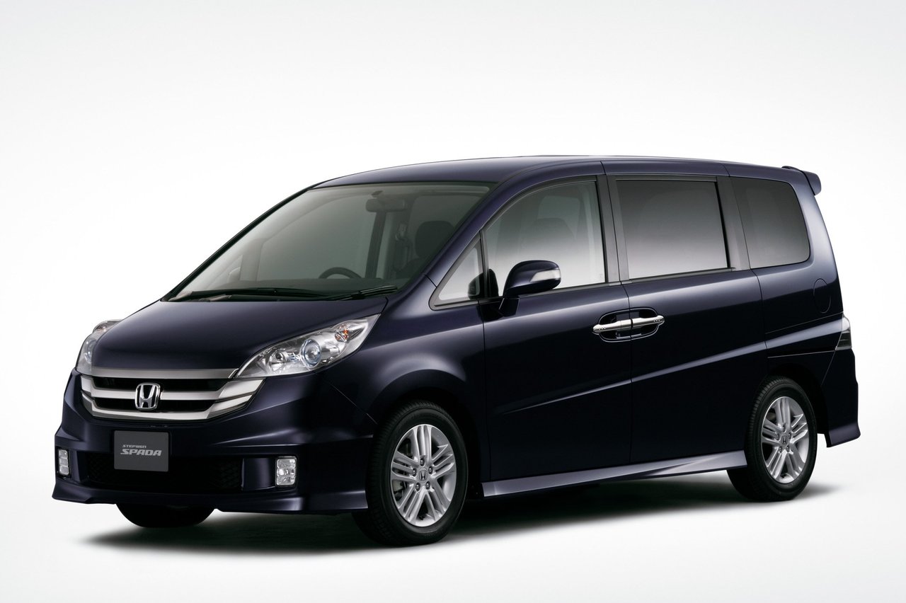 Honda Stepwgn 3  -            