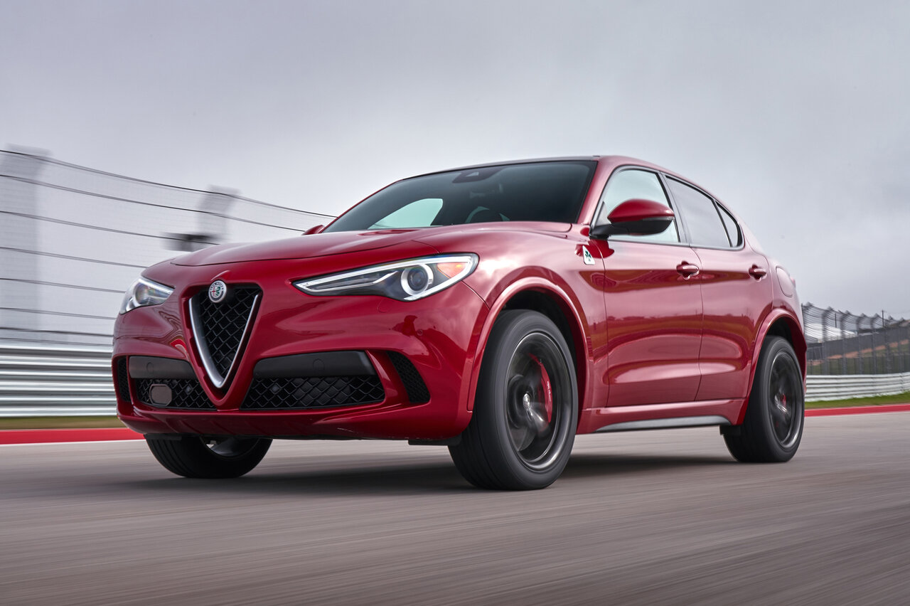 Alfa Romeo Stelvio -             