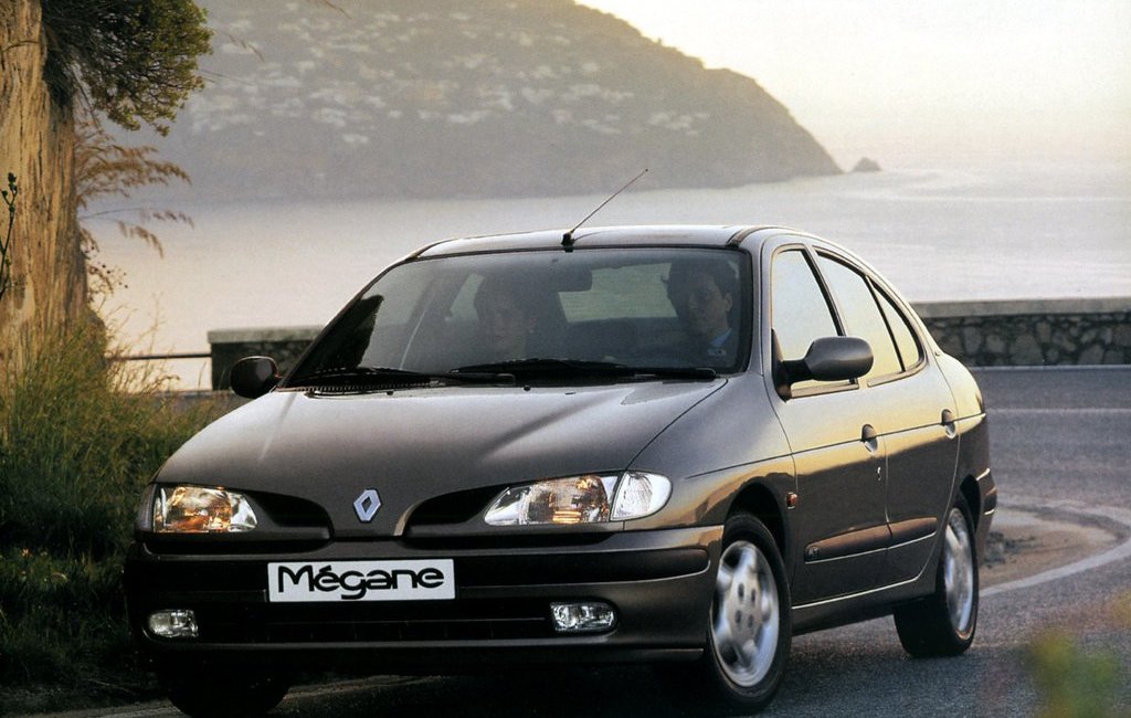 Отзыв владельца автомобиля Renault Megane 1997 года ( I ): 1.6 MT (90 л.с.)  | Авто.ру