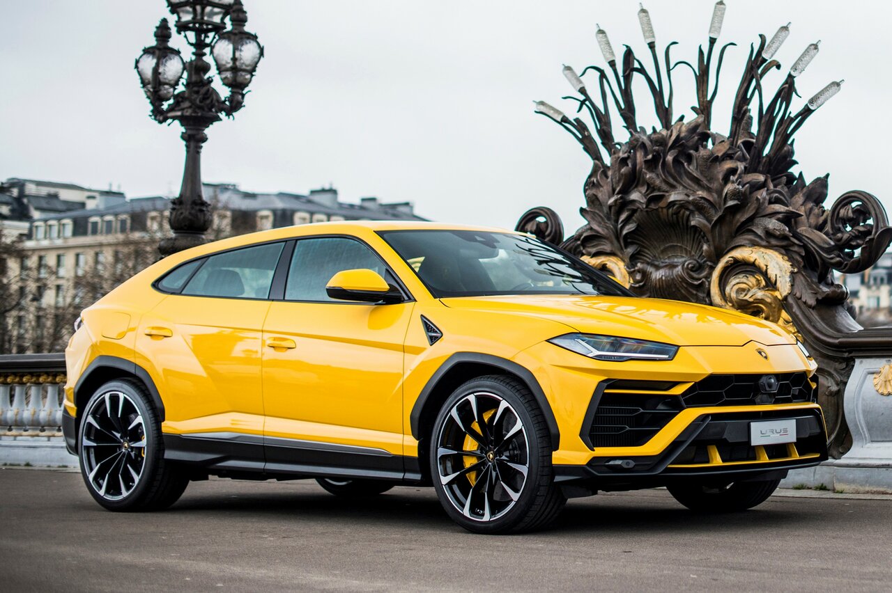 Lamborghini Urus 1   5  -              