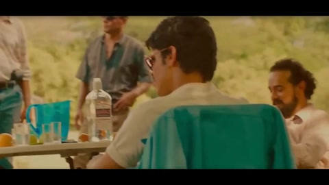 Porno qullar qizlarning oyogini yalaydi