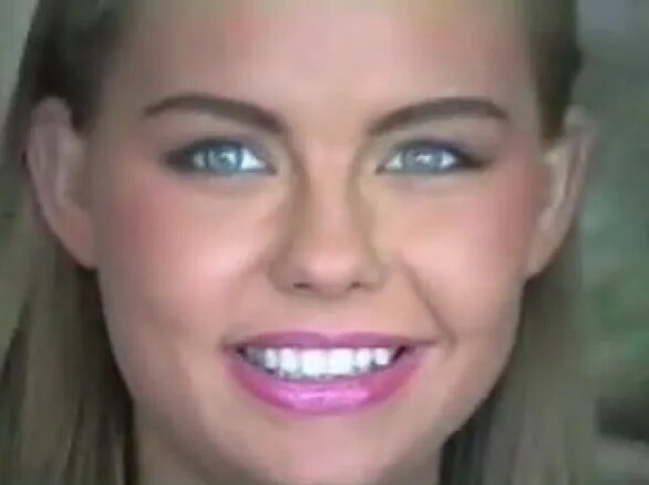 Keksa ayollar mushuklarining yaqindan suratlari