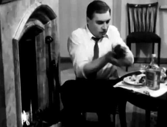 «17 мгновений весны». 23 февраля. Штирлиц. Родное. - Смотреть онлайн в ...
