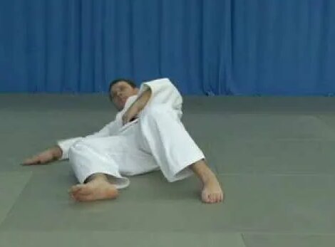 Judoforall-Основы дзюдо-Самостраховка при падении на бок - Смотреть ...