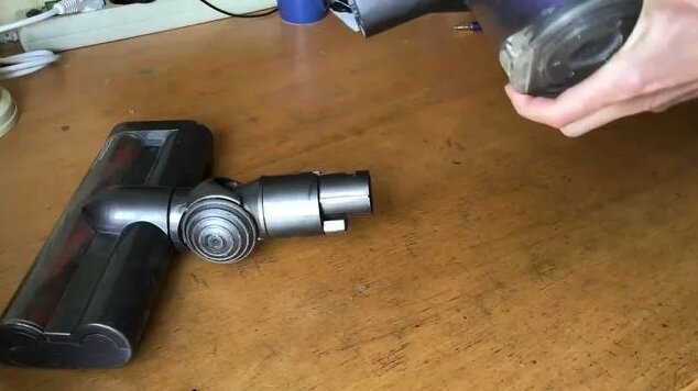 Не крутится турбо щетка пылесоса Dyson. 2часть - Смотреть онлайн в ...