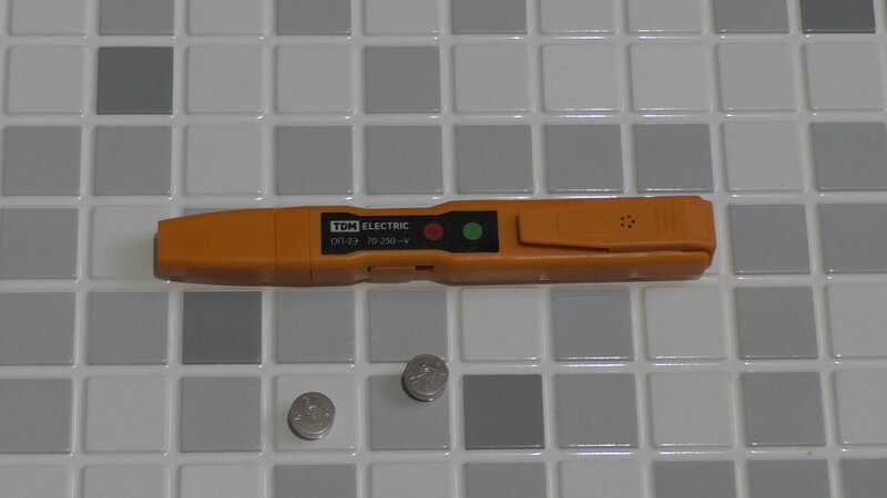 Как поменять батарейки в индикаторной отвертке - Смотреть онлайн в ...