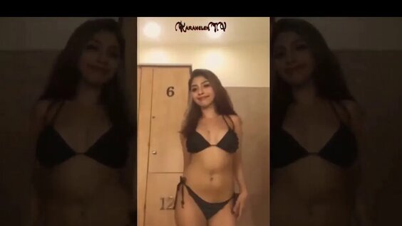Cute teens showing their titties on periscope 18+ - Yandex 