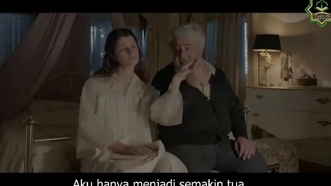 «Әдемі болып туылмаған» фильміндегі жалаңаш Вика