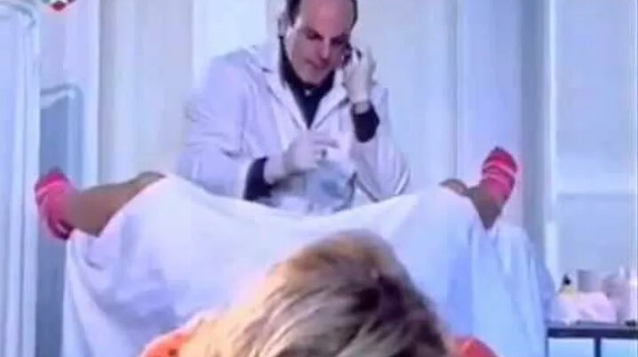 Эрика Адеевтерді сорып алады