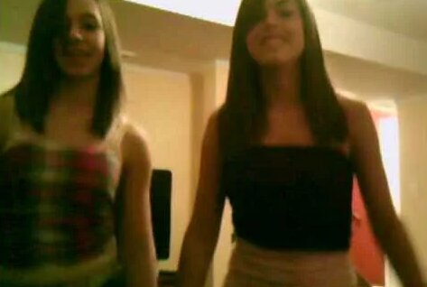 Stickam girls: 2 bin video Yandex'te bulundu       