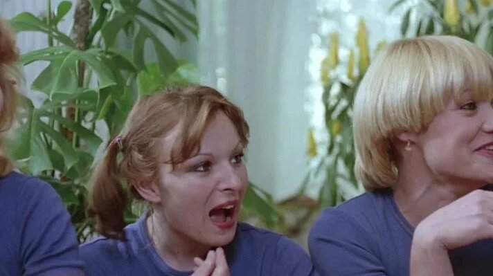 Katta gozal dumba bilan qizlar video